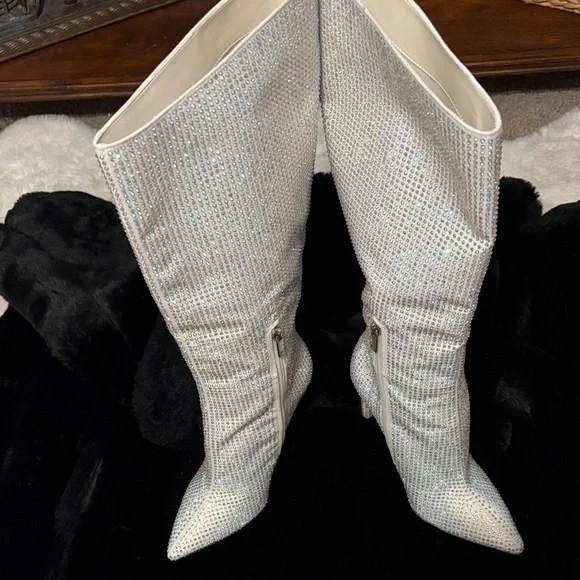 Jennifer Lopez Sparkling Silver Heeled Boots - Picture 6 of 9